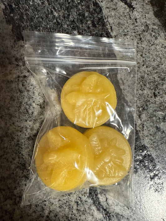 Small beeswax tarts